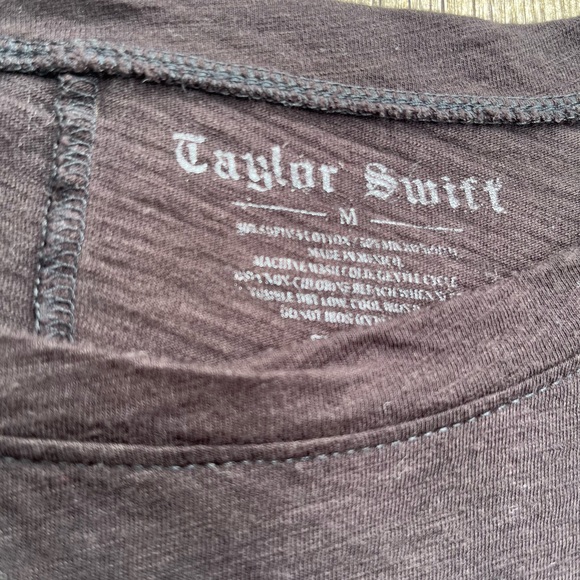 Taylor Swift I Heart TS T-shirt Size Medium - Picture 4 of 5